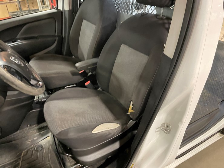 #318-•-2015-dodge-promaster-city-service-van-(has-wi-title)-(wausau,-wi)-image-32