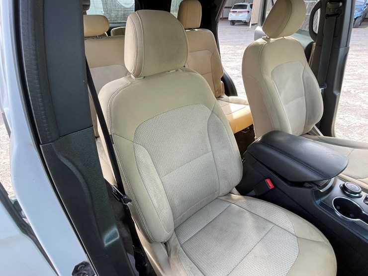 2017-ford-explorer-image-94