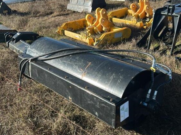 skid-steer-steel-roller-image-1