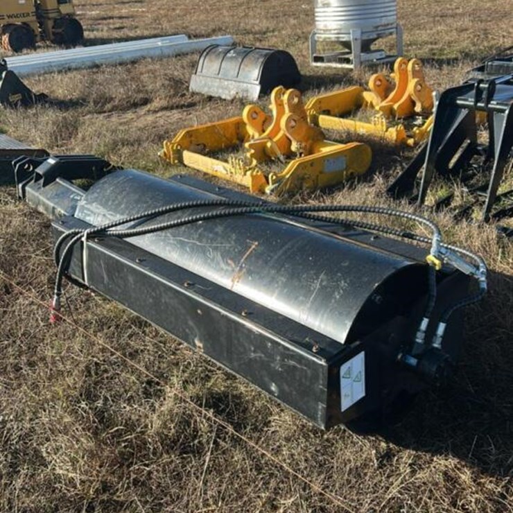 SKID STEER STEEL ROLLER
