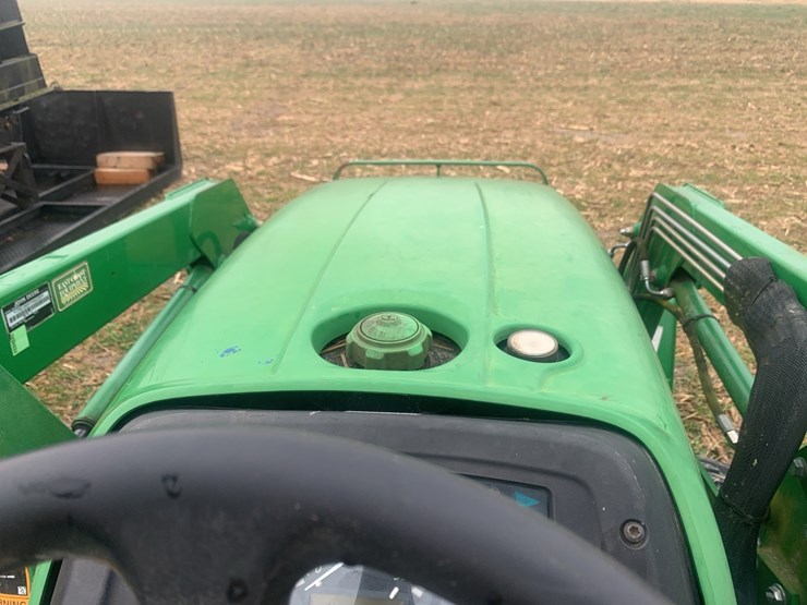 john-deere-3032e-image-12