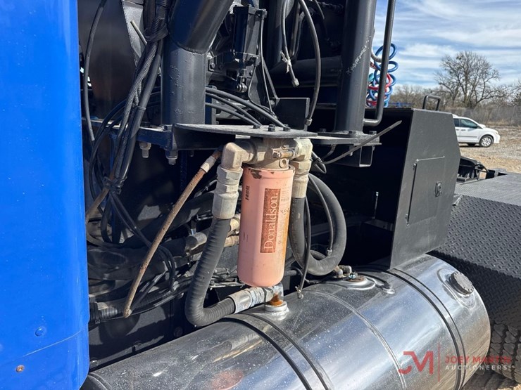 2013-kenworth-t800-image-9