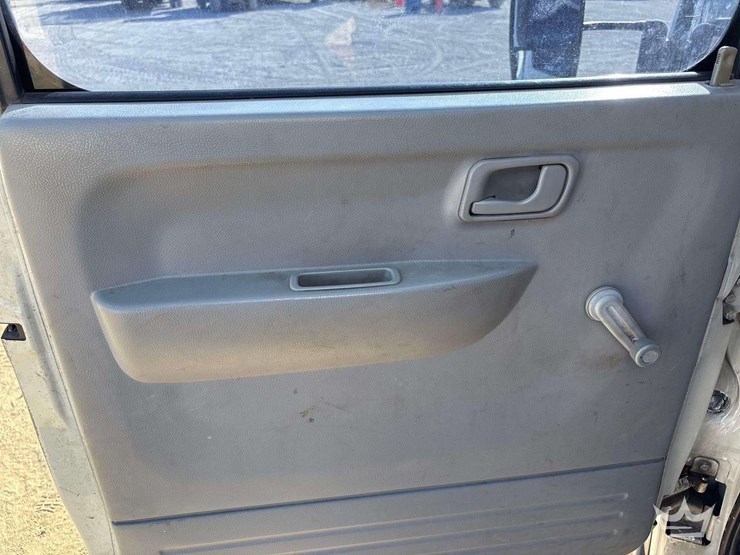 2007-mitsubishi-fuso-fe84d-image-15