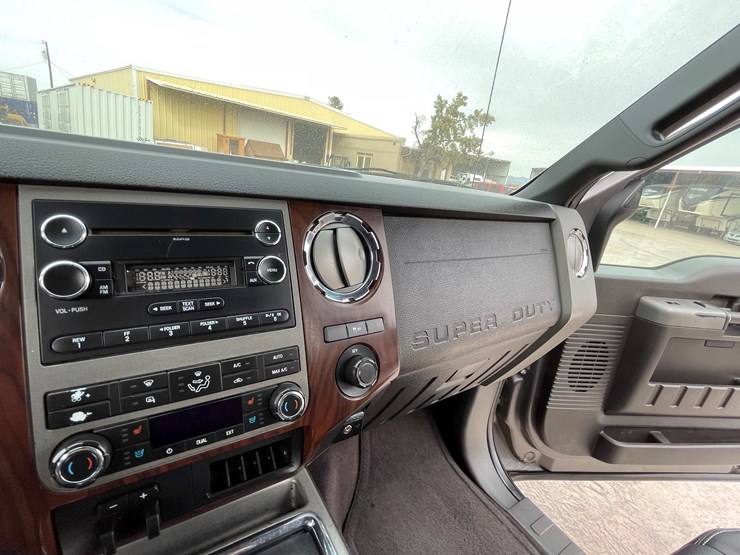 2011-ford-f250-lariat-image-100