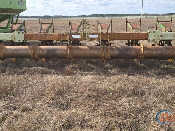 kmc-strip-till-w/-cover-crop-roller-image-7