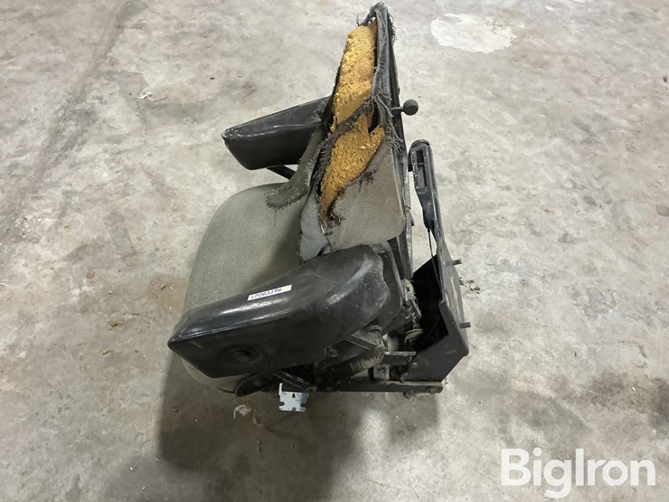 john-deere-4430-image-8