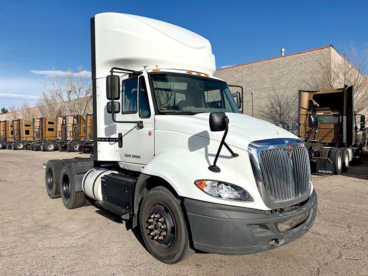 2017-international-prostar-image-1