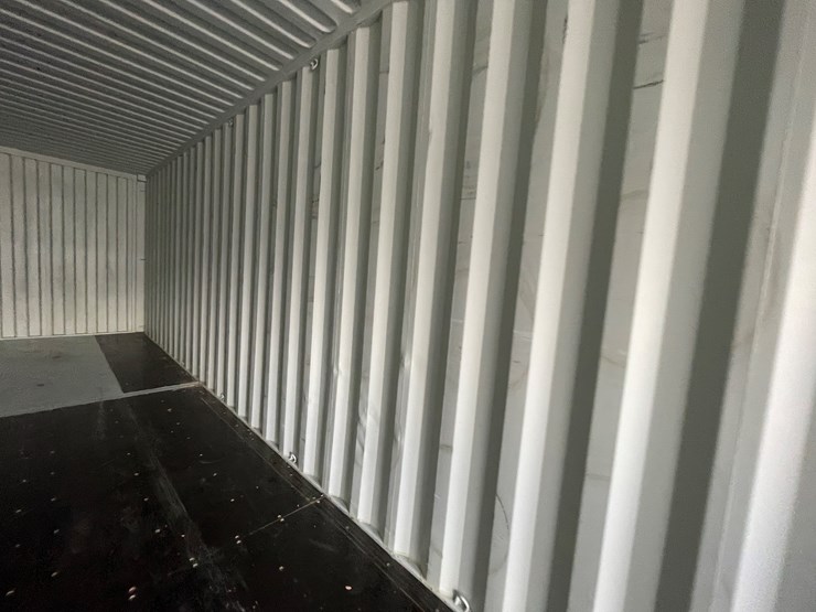 #200b-•-40'-container-image-19