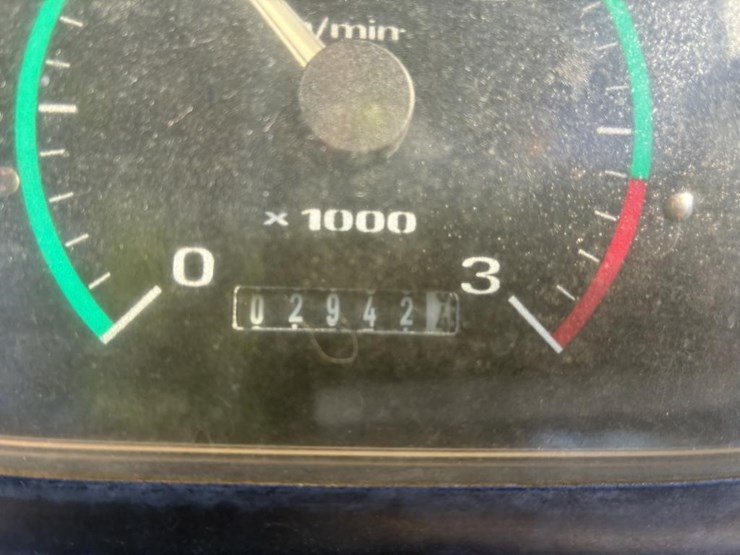 2004-case-580m-image-31