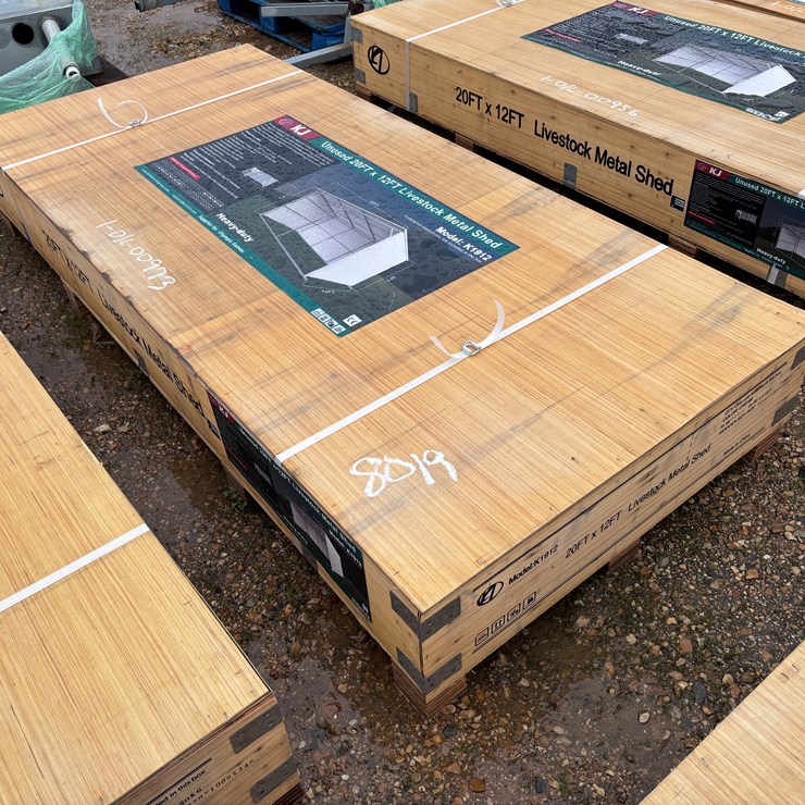 #8019 • LIVESTOCK METAL SHED SHED