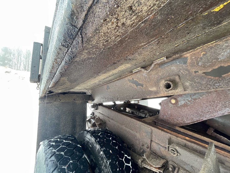 2004-caterpillar-c7-image-35