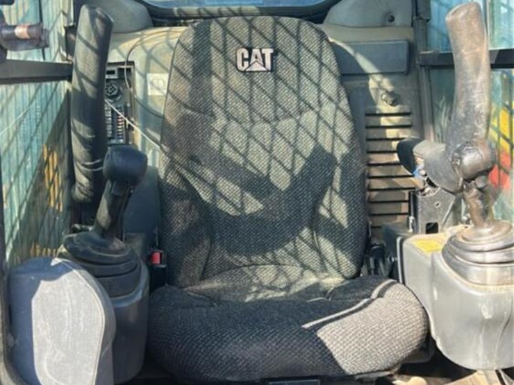 2017-caterpillar-277d-image-13