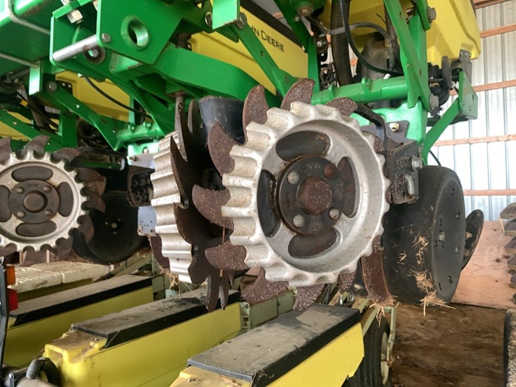 john-deere-1725-image-11