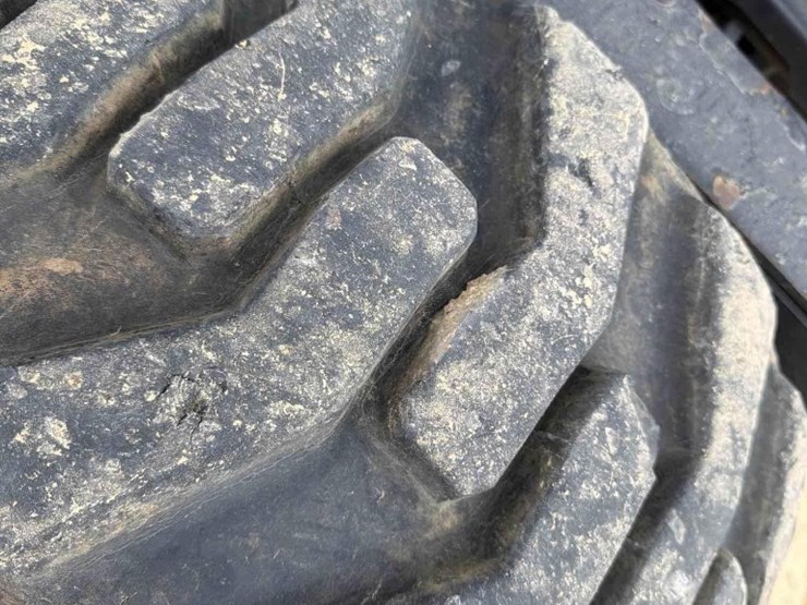 2015-genie-gs4390-roughterrain-scissor-lift-image-15