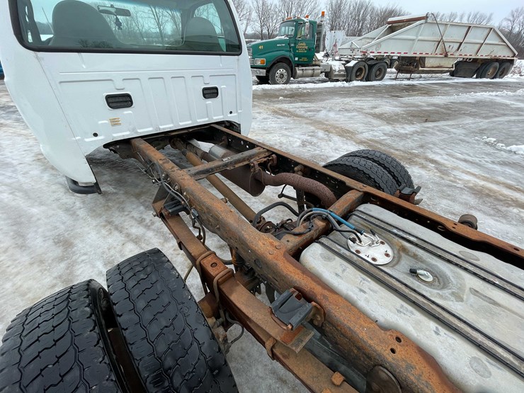 2006-ford-f550-xl-image-37