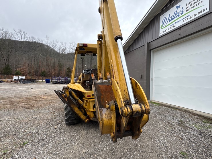 caterpillar-416-image-3