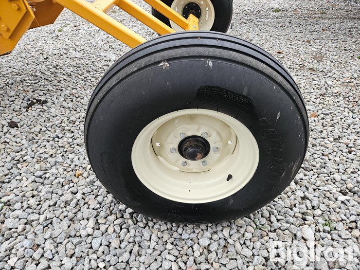 2010-hurricane-24-pull-type-ditcher-image-15