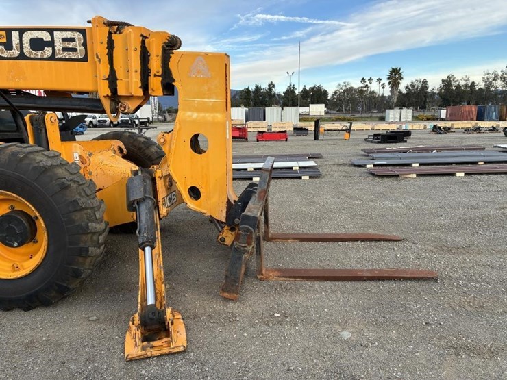 jcb-telescopic-reach-lift-image-6