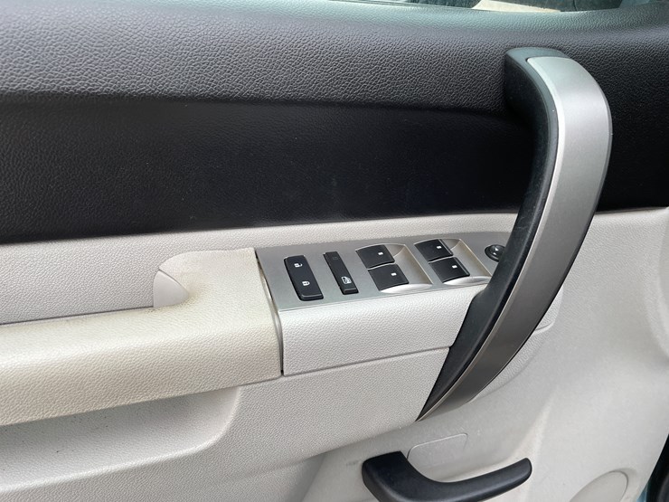 2011-chevrolet-silverado-2500hd-lt-image-49