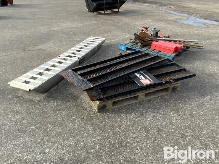 trailer-ramps,-shop-equipment-&-shovels-image-3