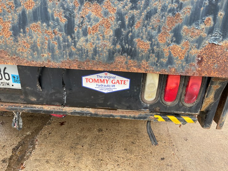 #350-•-12'-aluminum-flatbed-with-tommy-lift-gate-(custer,wi)-image-8
