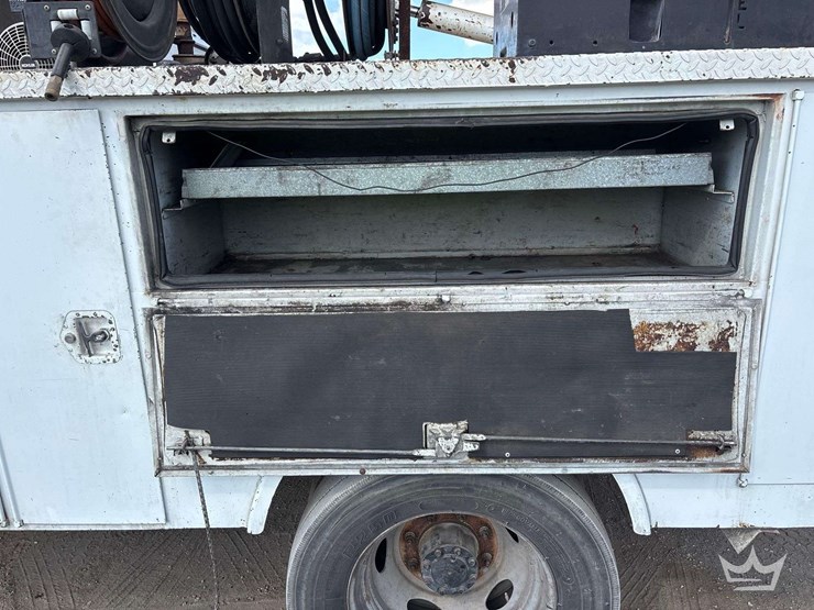 2001-liftmoore-6036-image-19