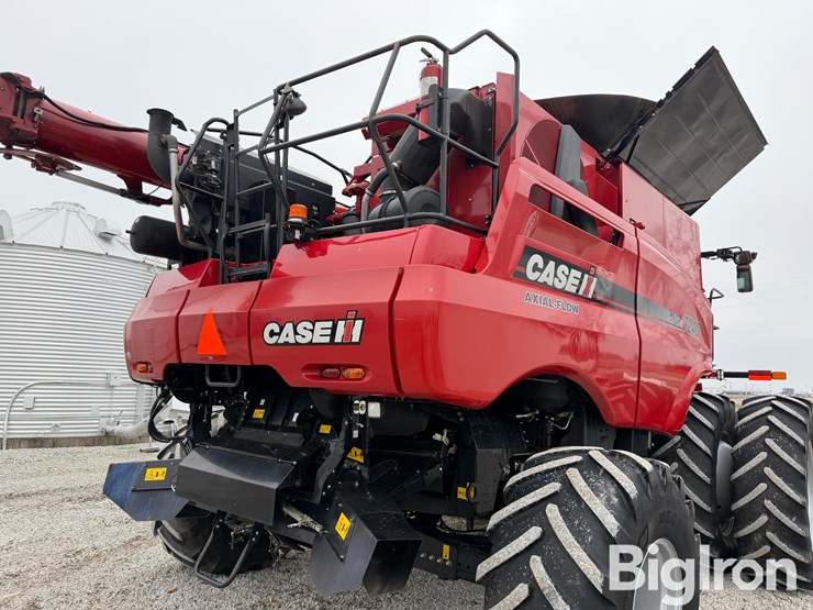 2018-case-ih-7240-image-17