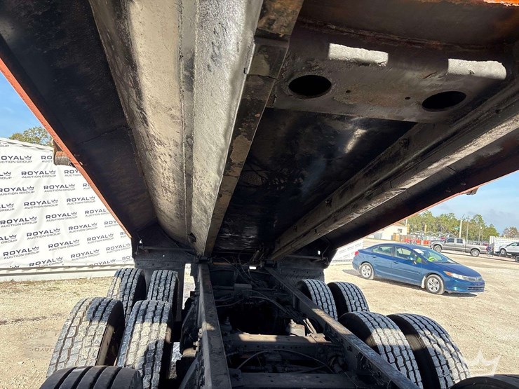 2000-peterbilt-378-image-14