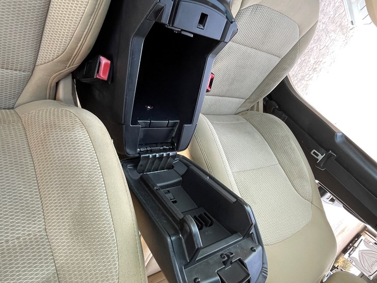 2017-ford-explorer-image-90