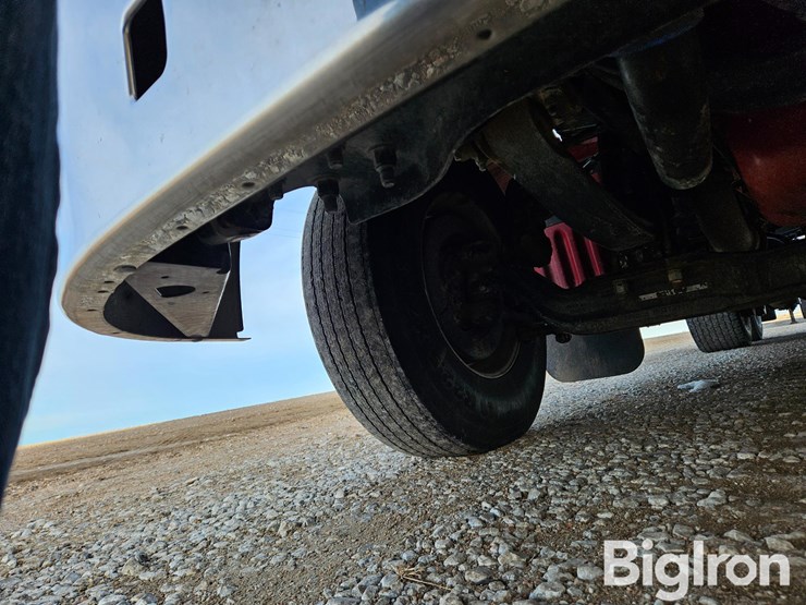 2013-peterbilt-386-image-11