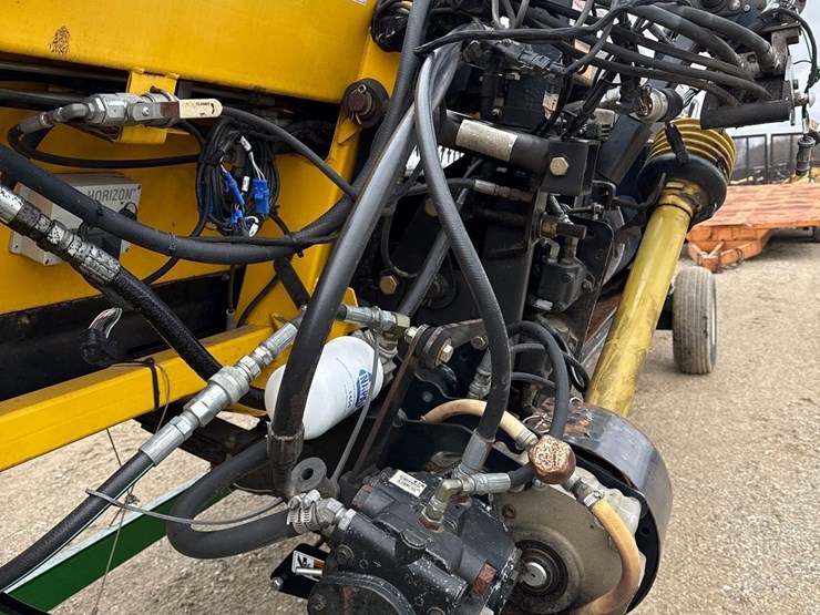 new-holland-88c-image-10