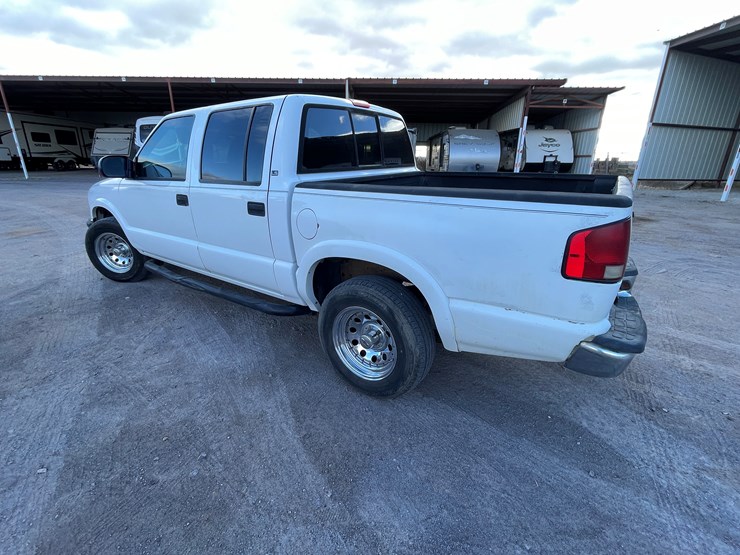 2002-chevrolet-s10-image-140