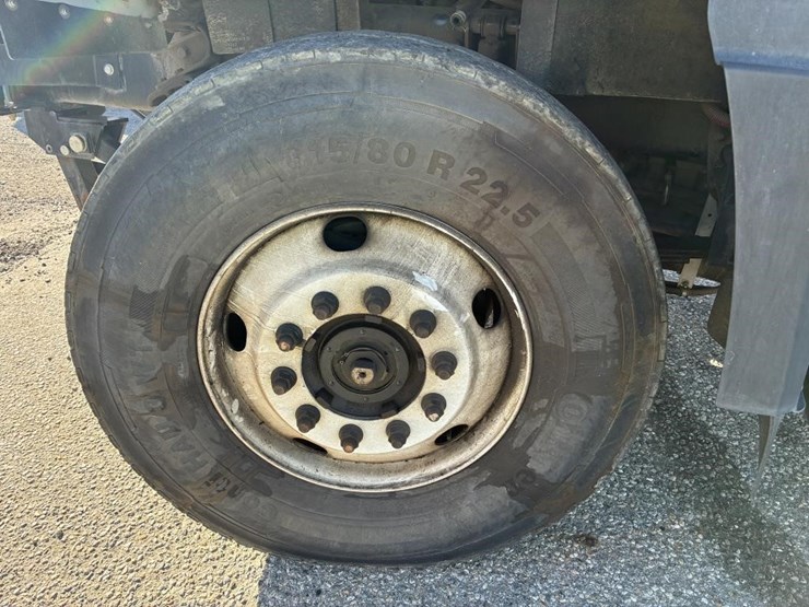 2021-freightliner-dump-truck-image-7