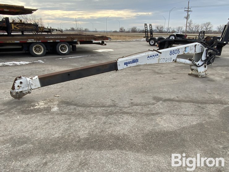 2001-maxilift-cobra-8805-telescoping-boom-w/remote-image-1