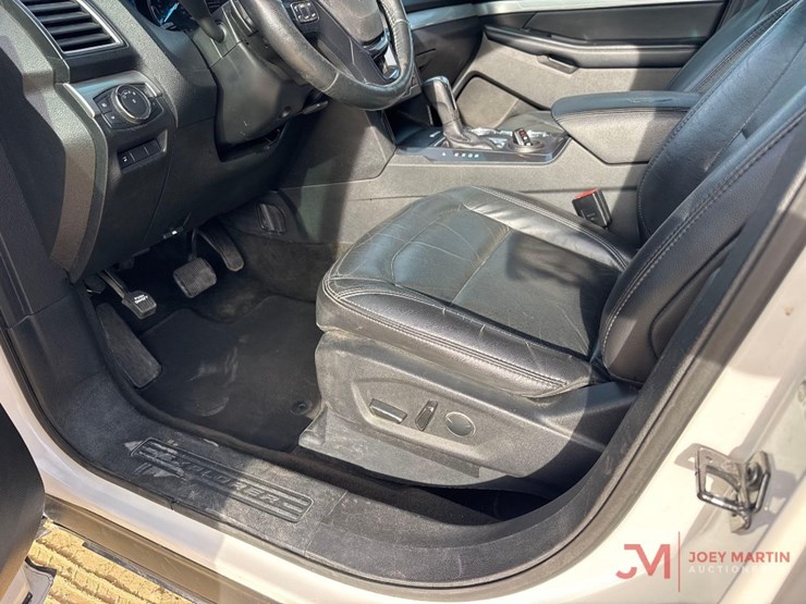 2017-ford-explorer-xlt-image-22