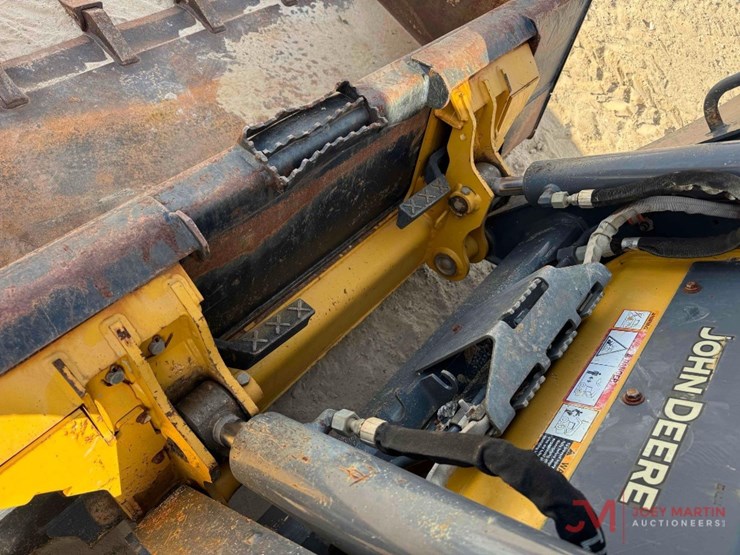 2022-deere-317g-image-6