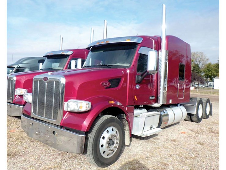 2022-peterbilt-567-image-1