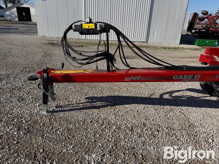 2023-case-ih-255-image-9
