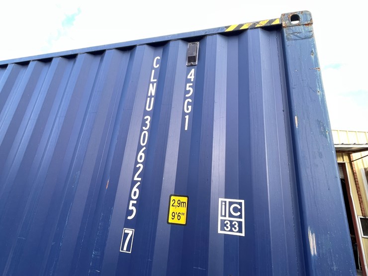 #200b-•-40'-container-image-3