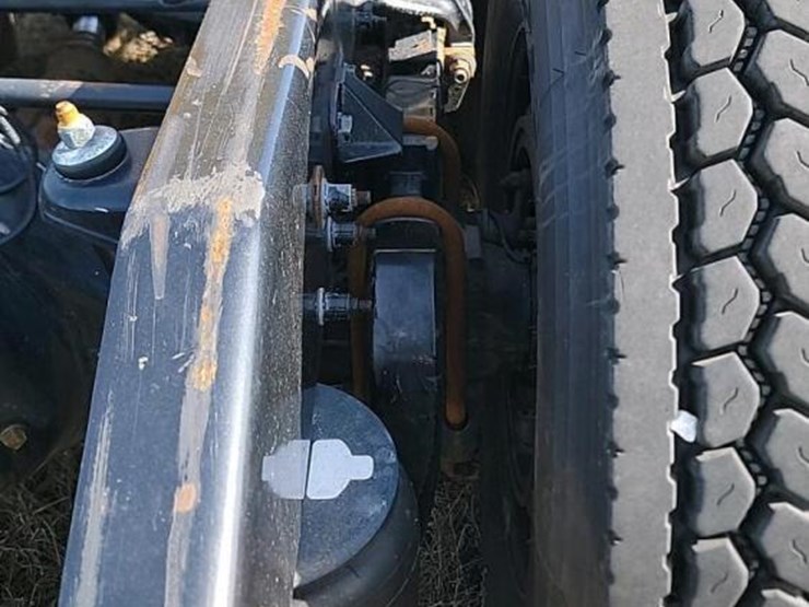 2016-peterbilt-389-image-10