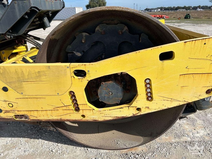 2019-bomag-bw211d-5-image-13