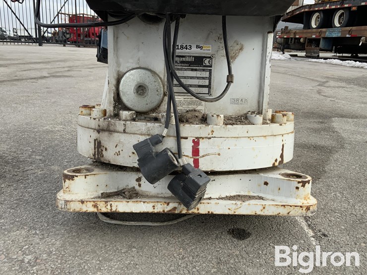 2001-maxilift-cobra-8805-telescoping-boom-w/remote-image-9