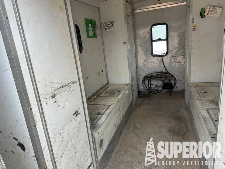 (x)-2012-continental-t/a-bp-crewhouse-trailer,-vi...-image-3