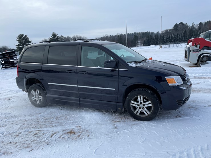2010-dodge-grand-caravan-image-5