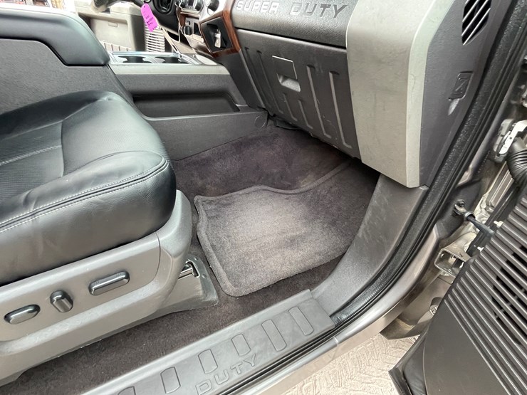 2011-ford-f250-lariat-image-115