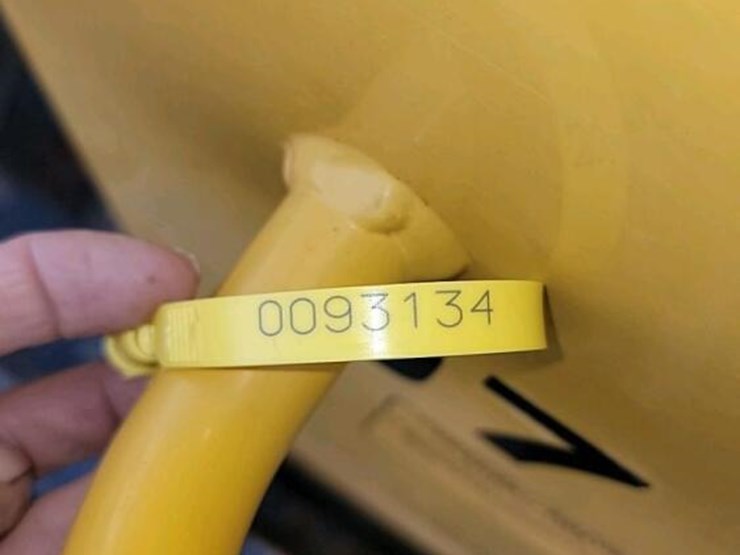 2015-deere-700k-lgp-image-21