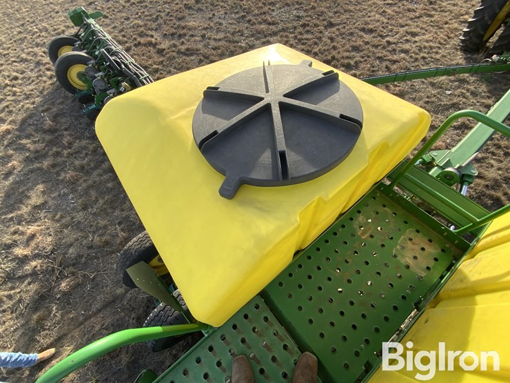 2010-john-deere-1770nt-ccs-image-15