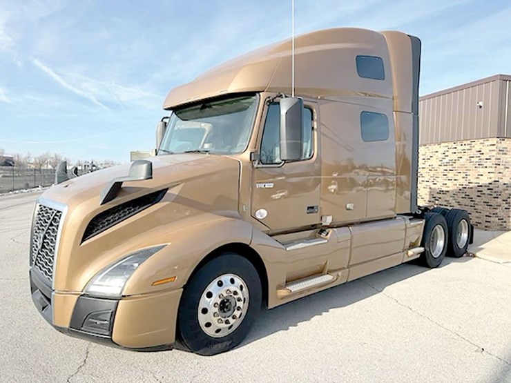 2022-volvo-vnl-760-image-1