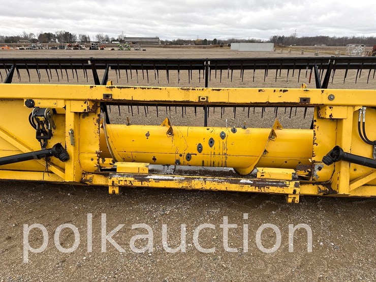new-holland-73c-image-5
