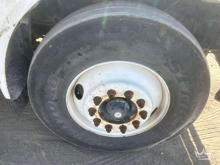 2011-ford-f750-image-34